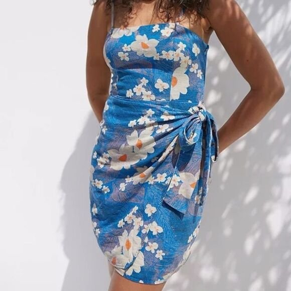 Urban Outfitters UO Juliette Blue Floral Linen Wrap-Around Mini Dress Size‎ S - Picture 1 of 11